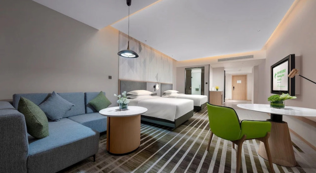 Номер Standard Holiday Inn Hotel & Suites Wuhan New City by IHG
