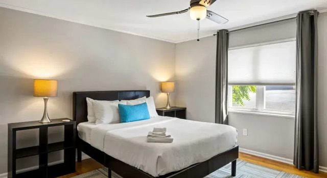 Brookwood Courtyard by BCA Furnished Apartments Bcc1b 09 I, Забронировать Апартаменты/квартира Апартаменты Атланта, рядом с Станция метро "Центр искусств", Апартаменты/квартира