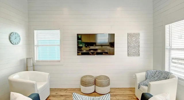 Brock's 2 Bedroom Bungalow by Redawning