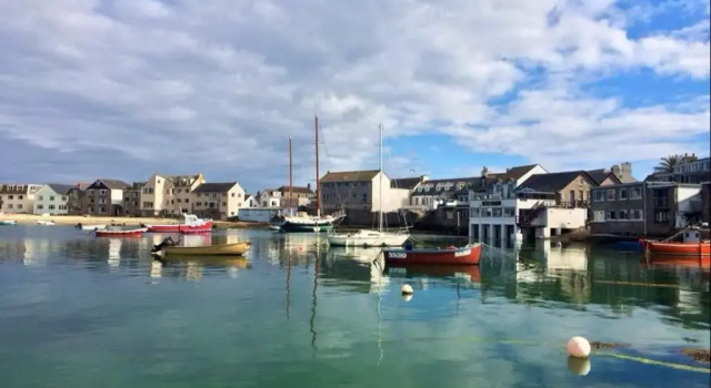 Schooners Hotel