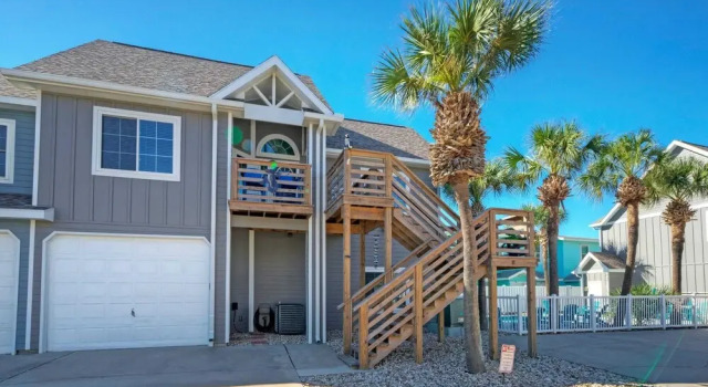 Коттедж Communal Pool, Beach Gear & Prime Location Near Port Aransas Beaches Salty Seas by Avantstay
