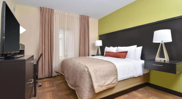 Двухместная студия люкс with Bathtub Accessible Staybridge Suites Tomball - Spring Area by IHG