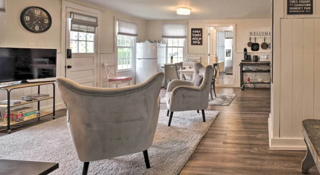 Апартаменты Romantic Country Apt by Lake Erie & Wineries!