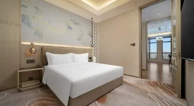 Люкс East Jun Yue Hotel