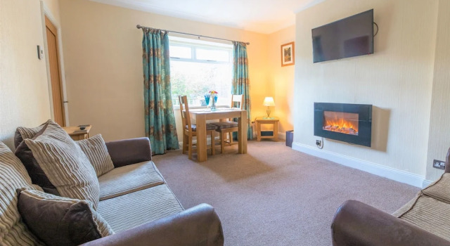 No.4 Daisy Cottage