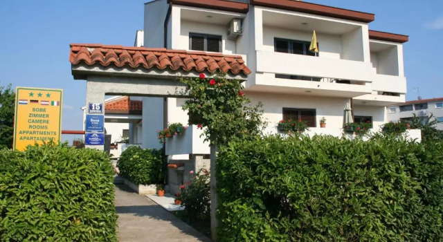 Apartments Villa Falcon