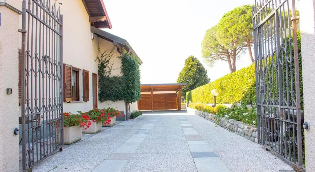 BB Spina Verde, Book Hotel Hotels in Como with a Pool, Swimming Pool