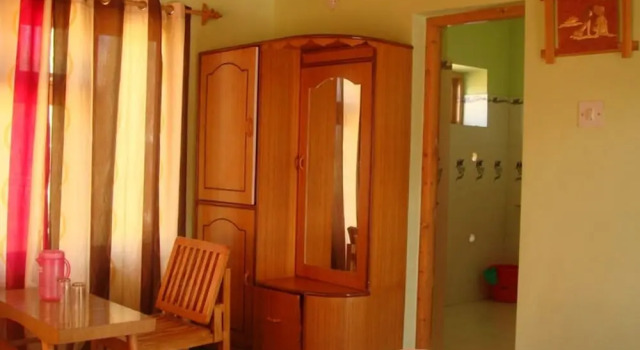 TIH Hotel Jorchung, Забронировать Отель Отели Джамму и Кашмира с парковкой, Парковка