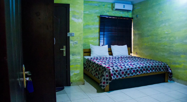 Glass House Suites Annex, Book Hotel Ikeja 