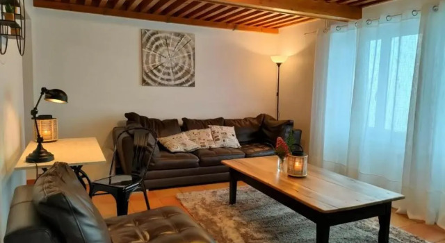 Gîte Belmont-de-la-Loire, 5 pièces, 10 personnes - FR-1-496-247, Book Hotel Belmont-de-la-Loire 