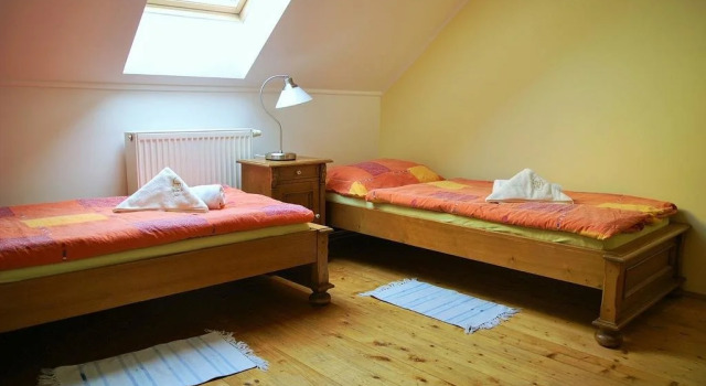 Farma Moulisových, Prenota Hotel  