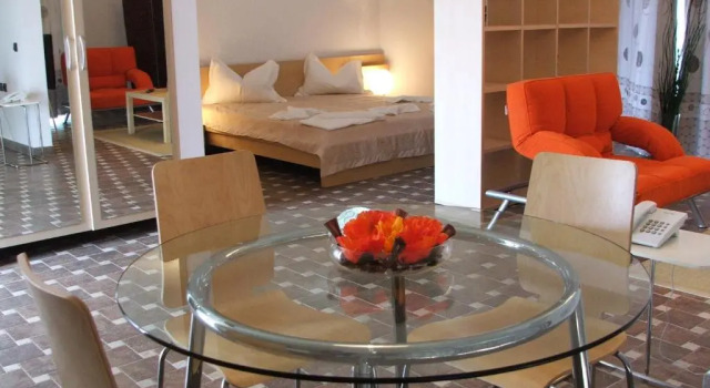 Estudio Superior Apart-Hotel Safir