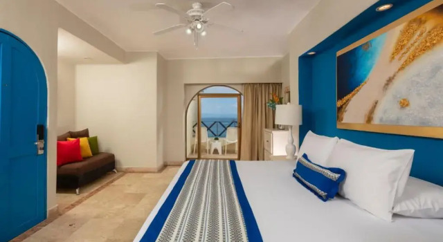 Номер Standard Blue Chairs Beachfront Resort Puerto Vallarta
