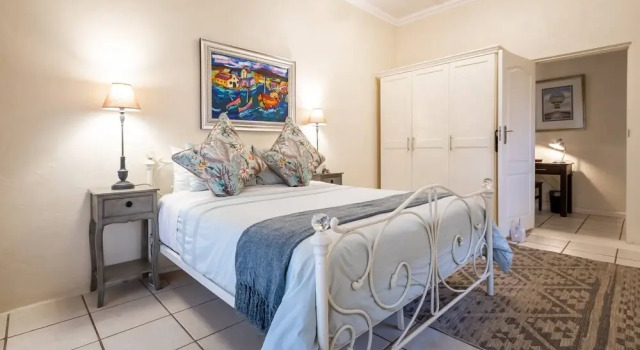 Апартаменты Deluxe с балконом и с видом на бассейн Olivers Bed and Breakfast