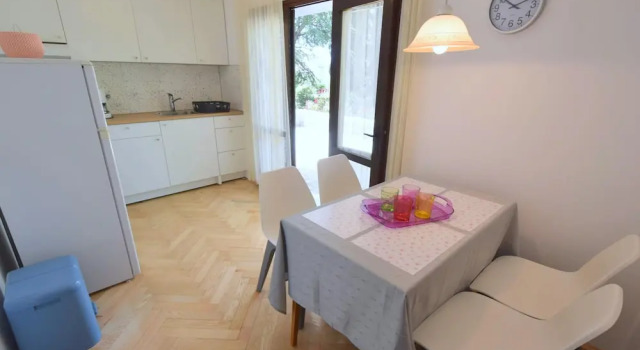 Apartments Ivka-Rozalija near Beach, Prenota Appartamento Hotel a Isole Quarnerine con parcheggio, Parcheggio