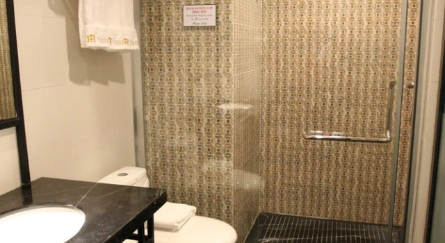Royal Holiday Hotel, Book Hotel Tamwe Township , near Thuwunna Indoor Stadium