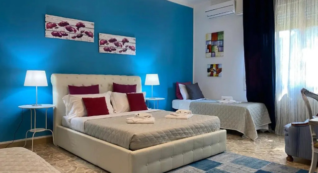 Номер Standard с балконом Central Suite Bed&Breakfast