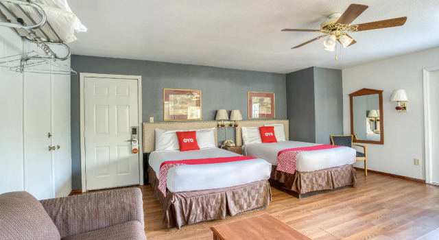 Четырёхместный номер Premium OYO Hotel Heber Springs Lakeside