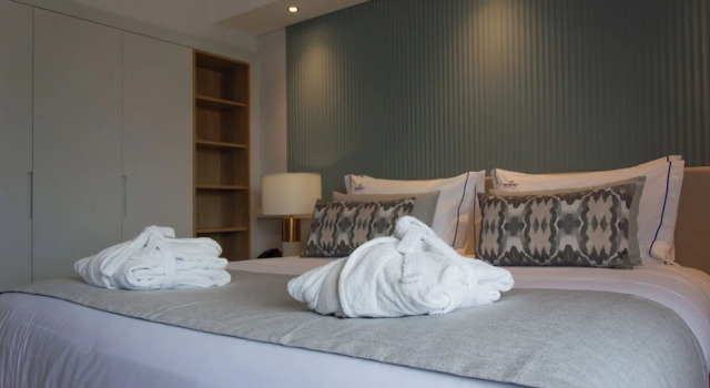 Трёхместный номер Standard c 1 комнатой VIP Executive Suites do Marquês Hotel
