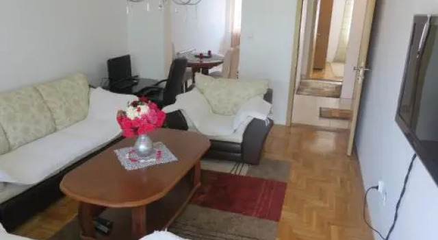 Apartment Jezero Prokletije, Book Apartment Hotels in Plav County with Parking, Parking