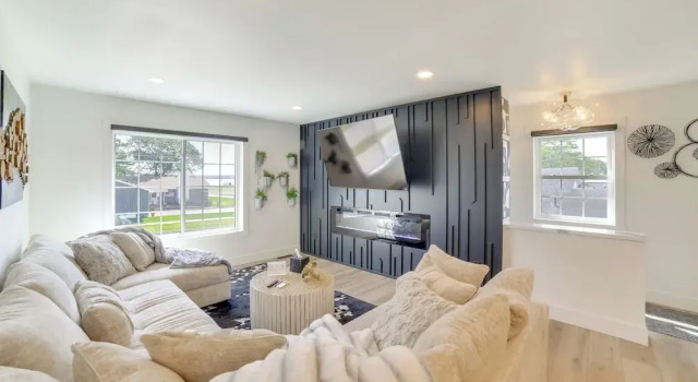 Walk to Waterfront: Michigan Retreat w/ Game Room, Réserver Appartement Gladstone 
