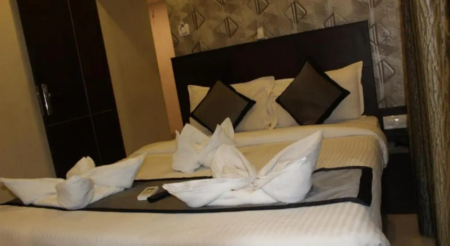 Студия SKY GATE HOTEL Near Apollo MAIN, Women's & Children's US Consulate Sankara Netralaya Goethe Institute PrestigePalladium Shastri Bhavan Senmozhi Poonga Raj Ratnam Stadium TAJ Coromandal India Oil Bhavan Dr Mohan's Diabetics VAC Chennai