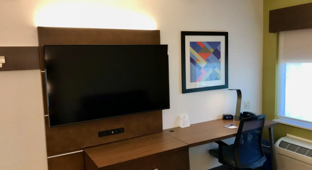 Четырёхместный номер Standard Holiday Inn Express Fishkill-Mid Hudson Valley by IHG