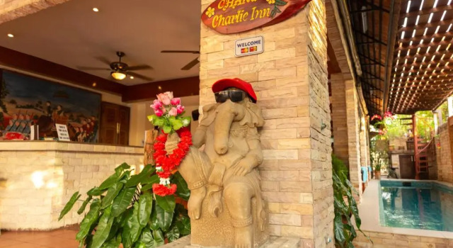 Chang Charlie Inn
