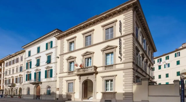 Hotel Embassy