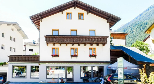 Nice Apartment in T-6542 Pfunds With 2 Bedrooms and Wifi, Rezerwuj Apartament Hotele w Pfunds z parkingiem, Parking