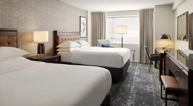 Четырёхместный номер Standard с видом на внутренний двор Sheraton Valley Forge King of Prussia