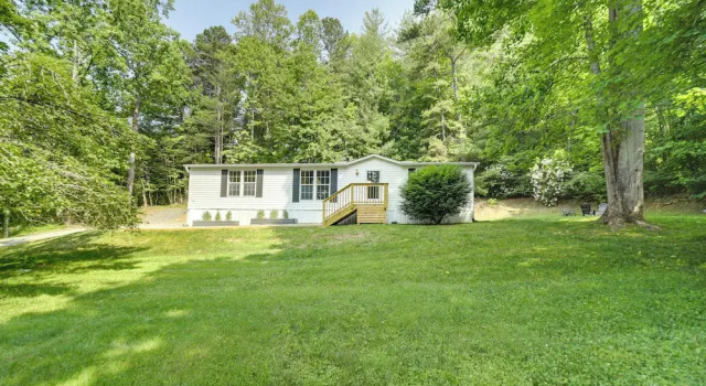 Коттедж North Carolina Home Near Mountain Biking & Fishing