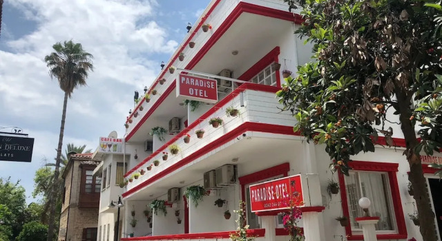 Paradise Hotel, Забронировать Отель Калеичи 