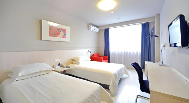 Jinjiang Inn Wuhan Wuchang Railway Station Branch, Rezerwuj Hotel Wuchang District 