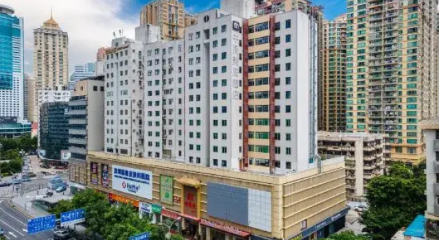 Zhongmin Meiju Hotel, Rezerwuj Hotel Hotele w Shenzhen z parkingiem, Parking
