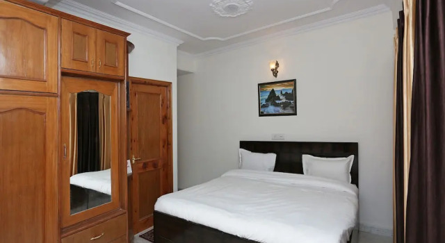 OYO 9103 Home 4BHK Pinewood Valley