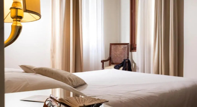 Двухместный номер Deluxe с видом на канал Hotel Ca DOro - WENICE Deep Culture