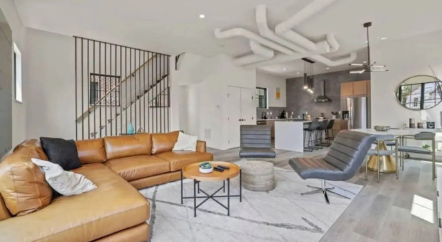 Коттедж Work Of Art -3 Bedroom Elegant Townhome-columbus