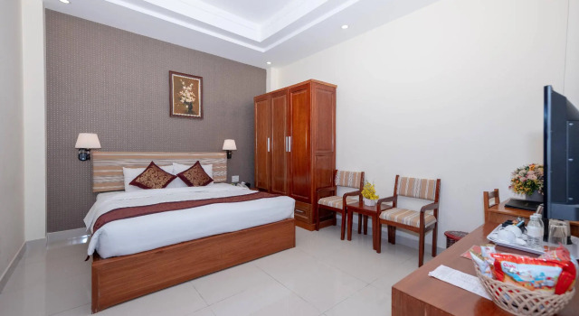 Airport Saigon Hotel - Gần ẩm thực đêm chợ Phạm Văn Hai, Забронировать Отель Танбинь Хошимин, рядом с Международный выставочный и конференц-центр Хошимина HIECC