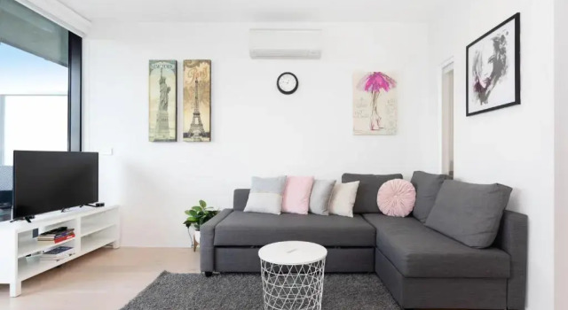 South Yarra City View Apartment with Car Park, Amazon Alexa, Spotify, Netflix, and WiFi