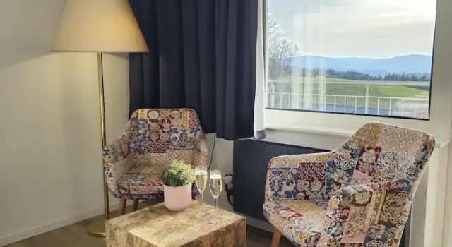 Двухместный номер Classic с балконом и с видом на горы Hotel Löwen  by Mastiff