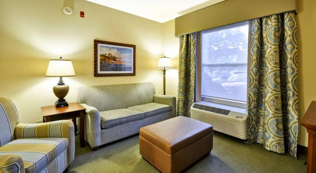 Четырёхместный люкс Hampton Inn & Suites Charleston/Mt. Pleasant-Isle Of Palms