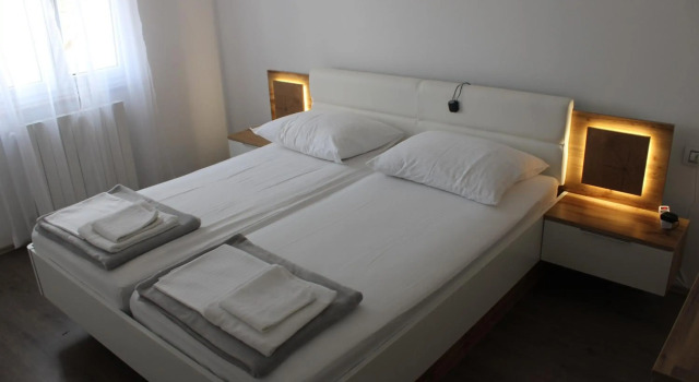 Holiday House emjalemi