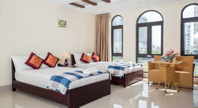 Johnny Hotel