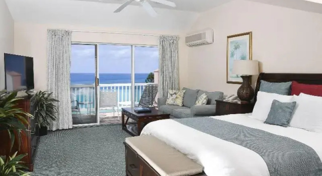 Двухместный номер Superior с балконом Pompano Beach Club