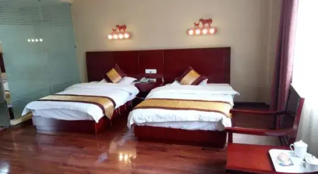 Weiximabang Hotel, Prenota Hotel Hotel a Deqin con parcheggio, Parcheggio