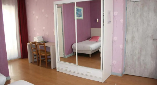 Четырёхместный номер Standard Hôtel République
