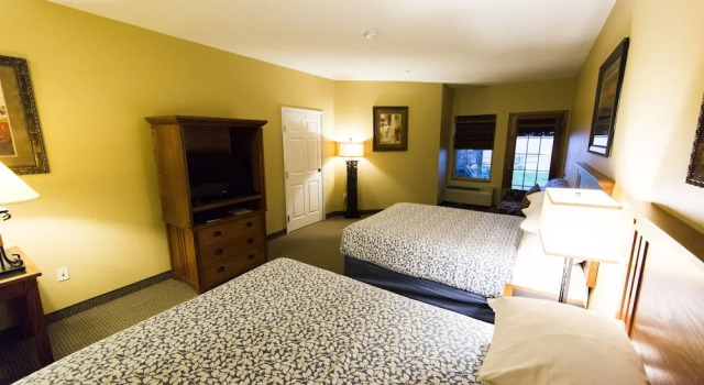 Четырёхместный номер Standard с видом на озеро Bridges Bay Resort