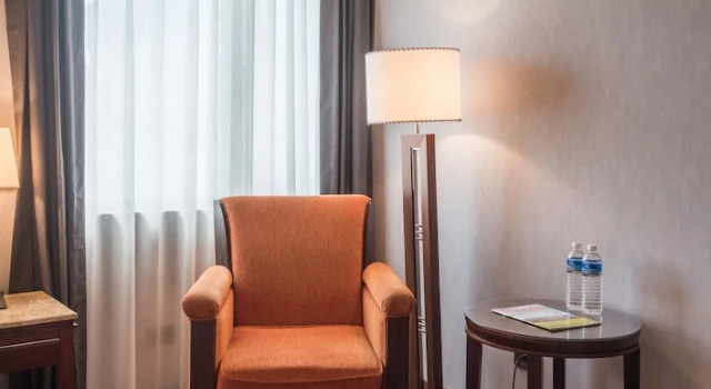 Трёхместный номер Deluxe Royal Biz Taipei Hotel