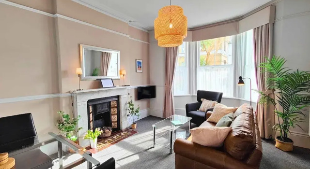 Апартаменты Цокольный этаж c 1 комнатой Fernhurst holiday apartments